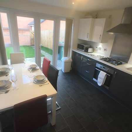 Canal View Homestay Coventry Ngoại thất bức ảnh