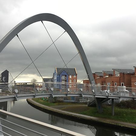 Canal View Homestay Coventry Ngoại thất bức ảnh