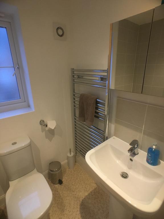 Canal View Homestay Coventry Ngoại thất bức ảnh