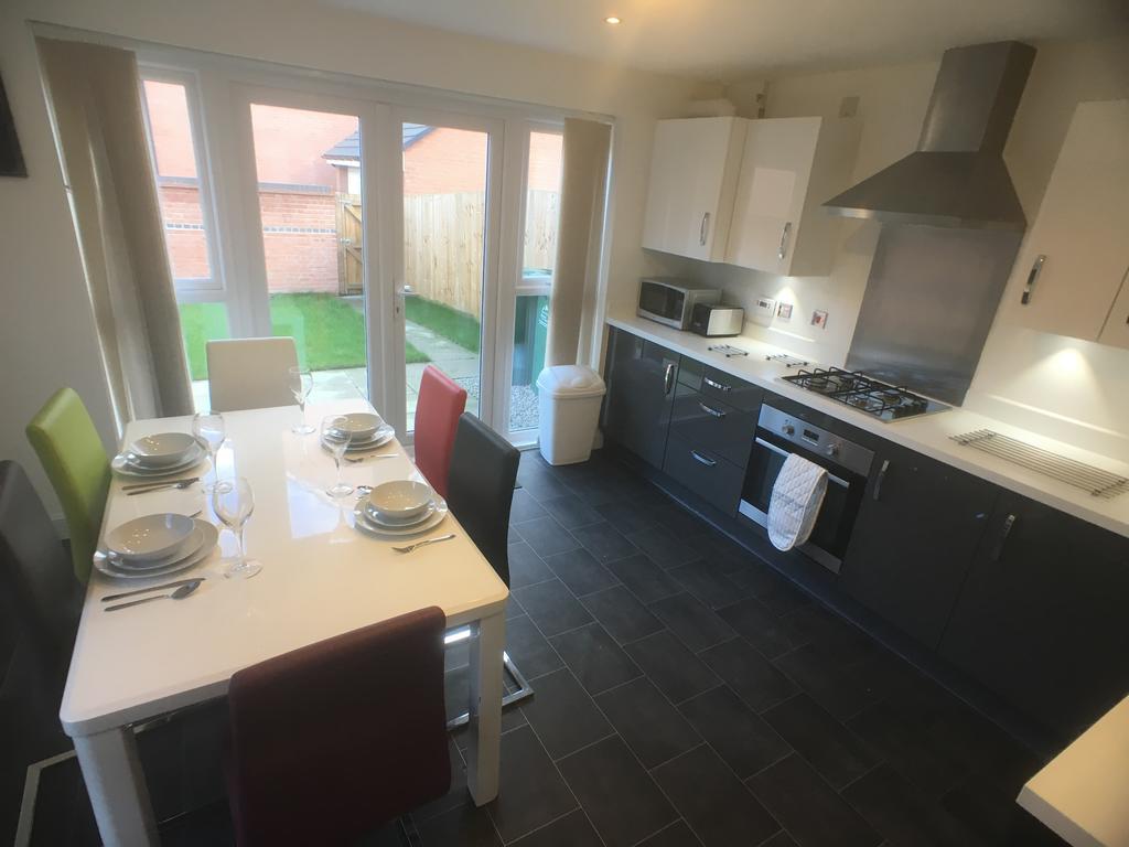 Canal View Homestay Coventry Ngoại thất bức ảnh